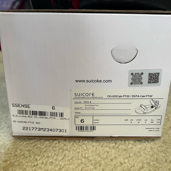 NEW SUICOKE Red Bandana Paisley DEPA-CAB Sandals - Picture 7 of 7